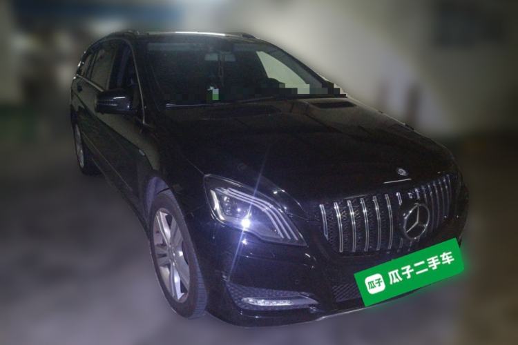 Used Mercedes-Benz R-Class 2017 R 320 4MATIC Luxury Collection Edition Front Right 45 Deg