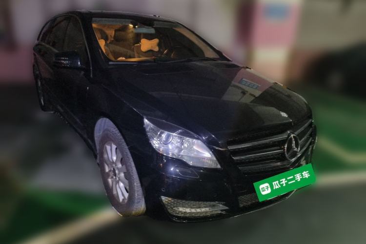 Used Mercedes-Benz R-Class 2017 R 320 4MATIC Business Edition Prestige Model Front Right 45 Deg