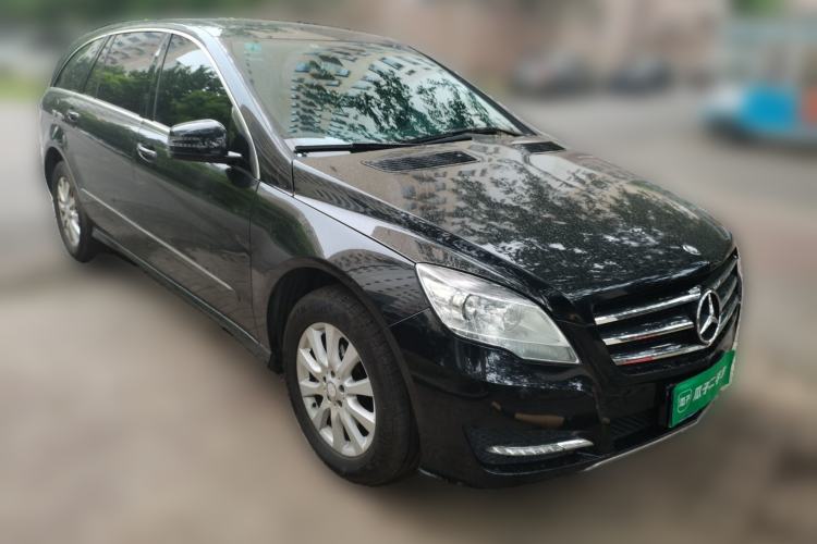 Used Mercedes-Benz R-Class 2017 R 320 4MATIC Business Edition Prestige Model Front Right 45 Deg