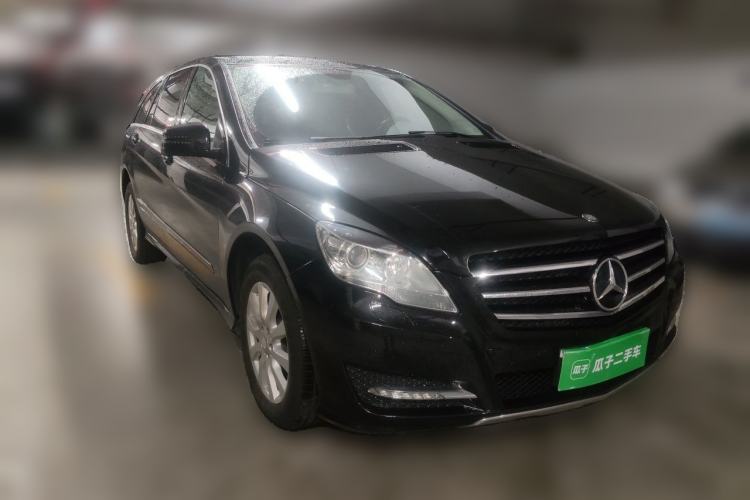 Used Mercedes-Benz R-Class 2017 R 320 4MATIC Business Edition Prestige Model Front Right 45 Deg