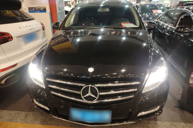 Used Mercedes-Benz R-Class 2017 R 320 4MATIC Business Edition Prestige Model Front