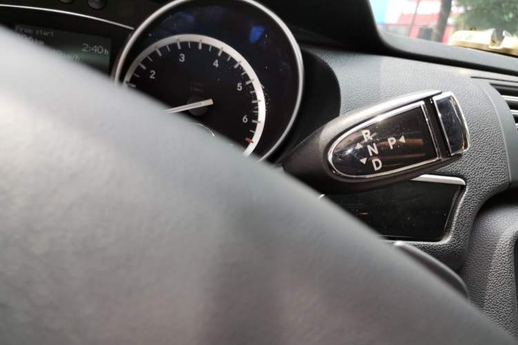 Used Mercedes-Benz R-Class 2017 R 320 4MATIC Business Edition Prestige Model Gear Lever