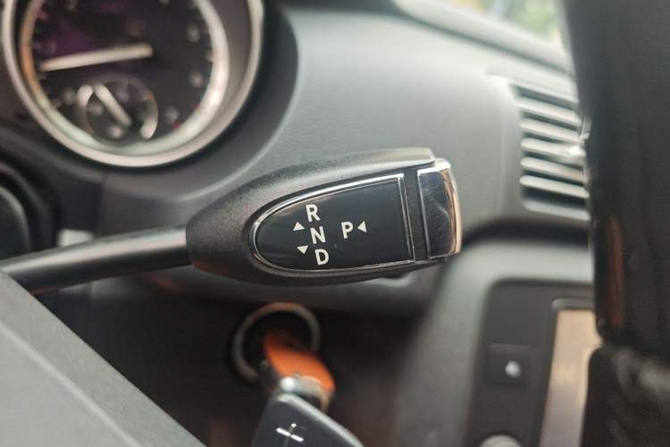 Used Mercedes-Benz R-Class 2017 R 320 4MATIC Business Edition Prestige Model Gear Lever