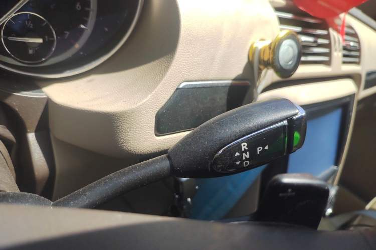 Used Mercedes-Benz R-Class 2017 R 320 4MATIC Business Edition Prestige Model Gear Lever