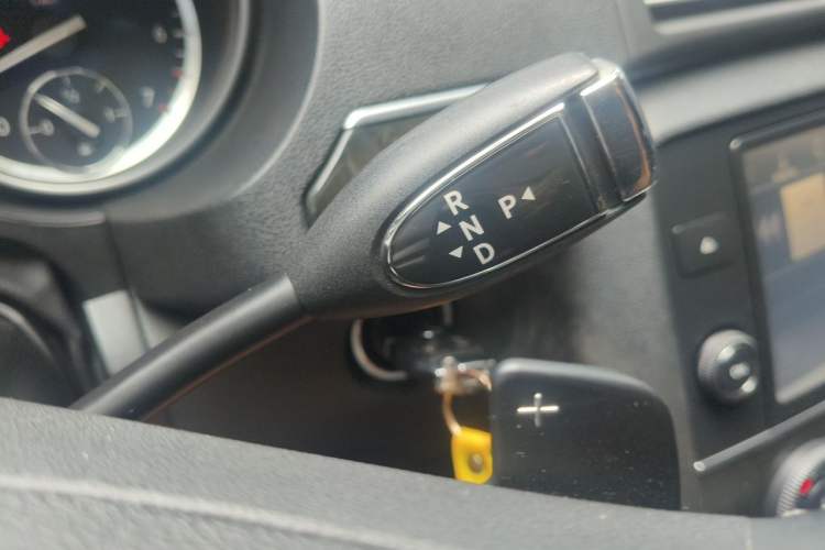 Used Mercedes-Benz R-Class 2017 R 320 4MATIC Business Edition Prestige Model Gear Lever