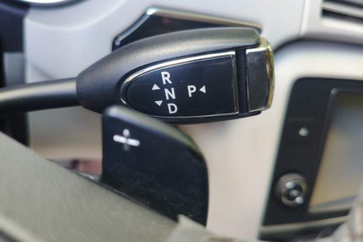 Used Mercedes-Benz R-Class 2017 R 320 4MATIC Business Edition Prestige Model Gear Lever