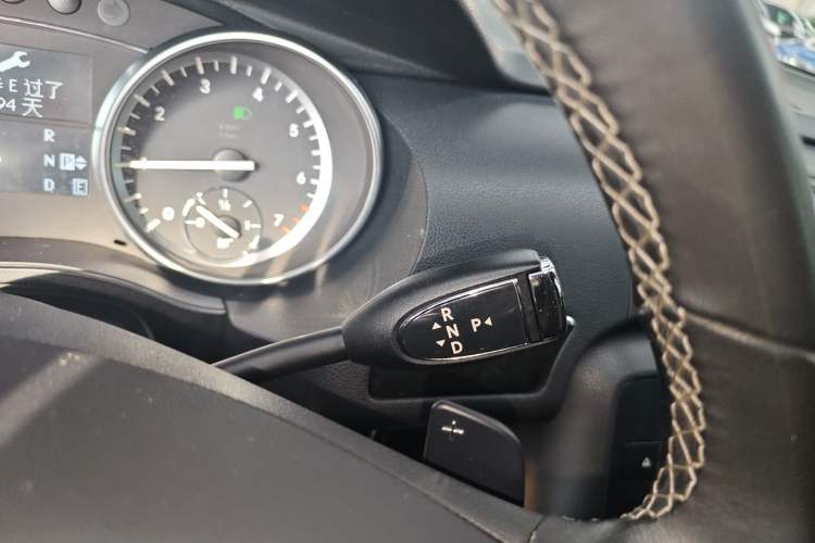 Used Mercedes-Benz R-Class 2017 R 320 4MATIC Business Edition Prestige Model Gear Lever