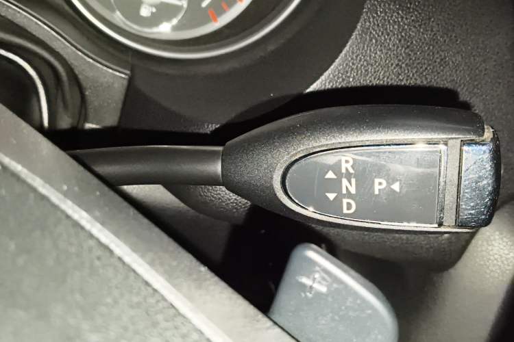 Used Mercedes-Benz R-Class 2017 R 320 4MATIC Business Edition Prestige Model Gear Lever