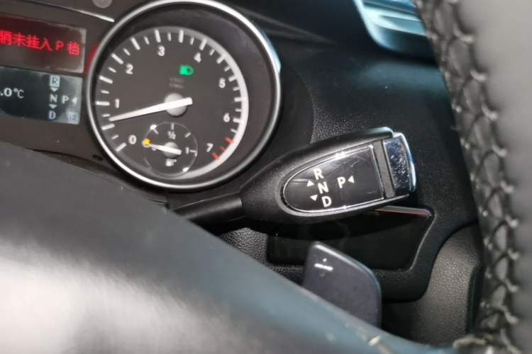Used Mercedes-Benz R-Class 2017 R 320 4MATIC Business Edition Prestige Model Gear Lever