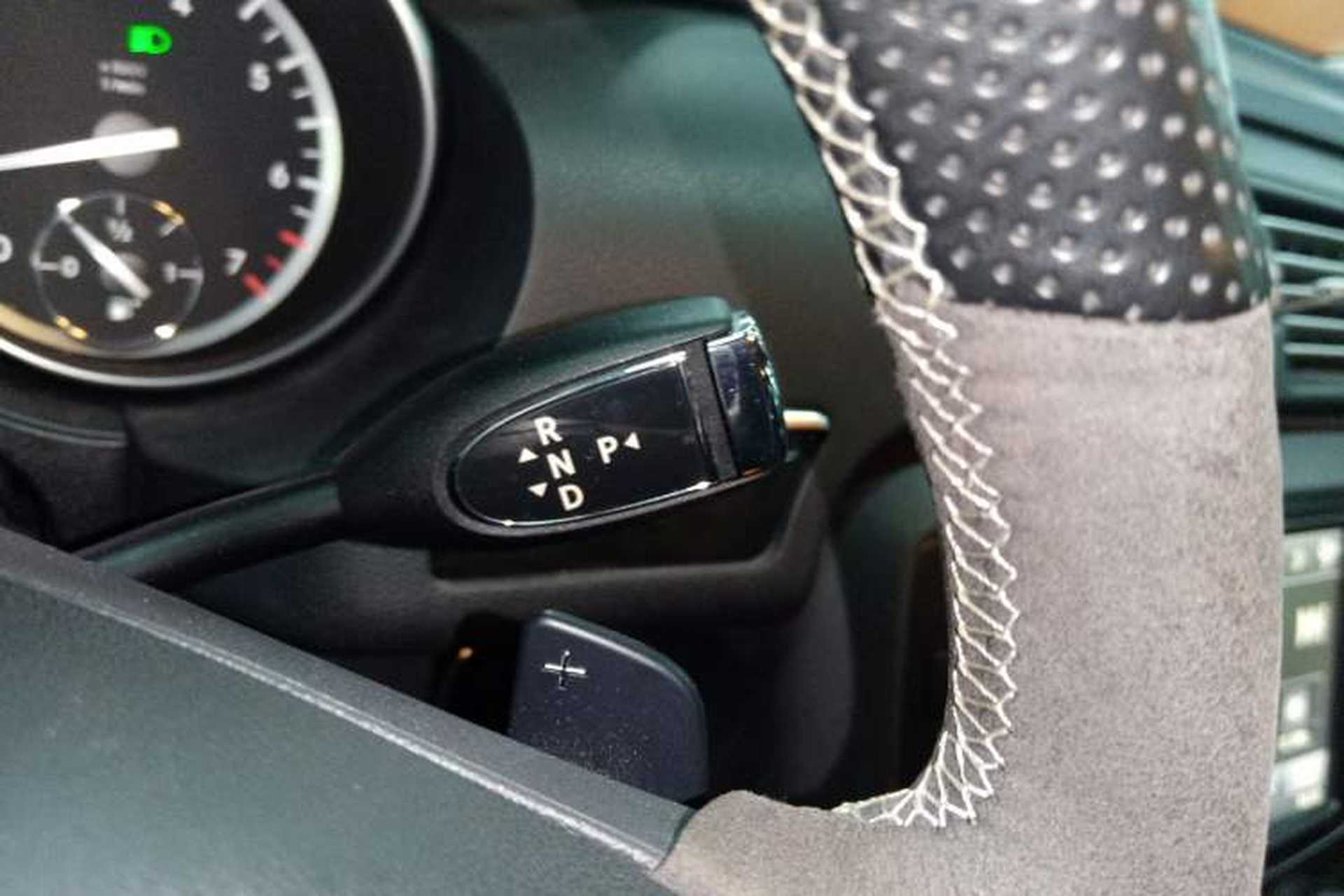 Used Mercedes-Benz R-Class 2017 R 320 4MATIC Business Edition Prestige Model Gear Lever