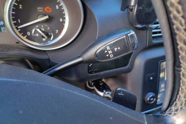 Used Mercedes-Benz R-Class 2017 R 320 4MATIC Business Edition Prestige Model Gear Lever