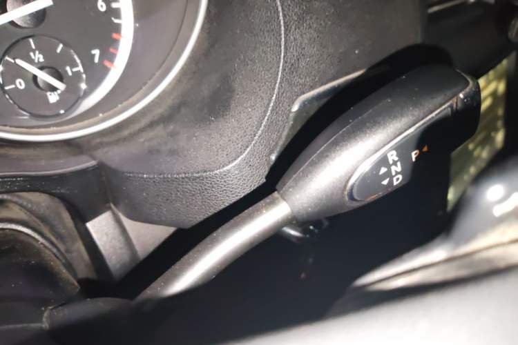 Used Mercedes-Benz R-Class 2017 R 320 4MATIC Business Edition Prestige Model Gear Lever