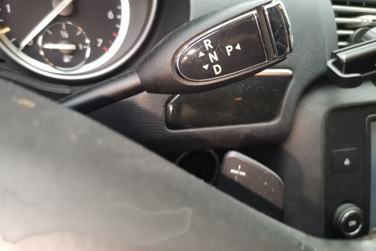 Used Mercedes-Benz R-Class 2017 R 320 4MATIC Business Edition Prestige Model Gear Lever