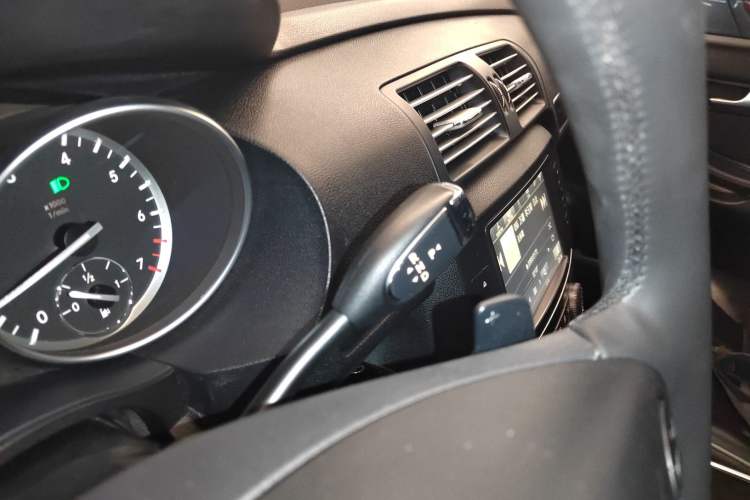 Used Mercedes-Benz R-Class 2017 R 320 4MATIC Business Edition Prestige Model Gear Lever