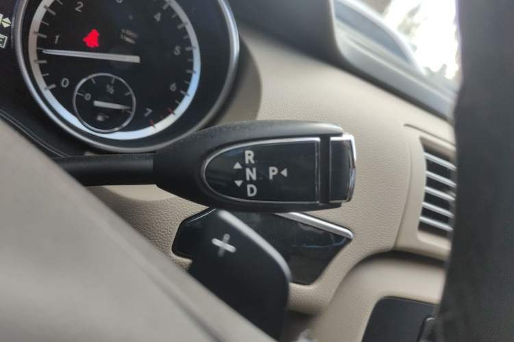 Used Mercedes-Benz R-Class 2017 R 320 4MATIC Business Edition Prestige Model Gear Lever