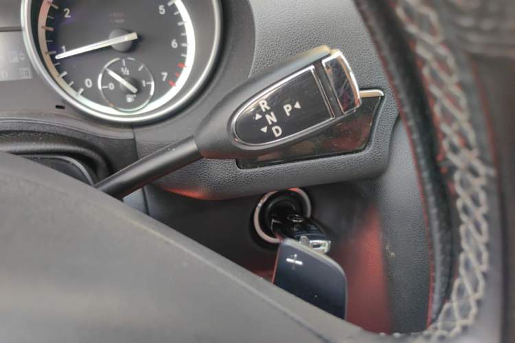 Used Mercedes-Benz R-Class 2017 R 320 4MATIC Business Edition Prestige Model Gear Lever