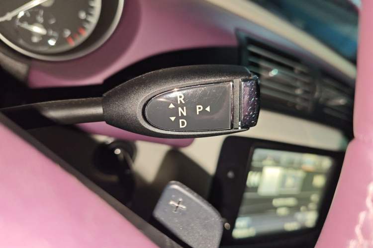 Used Mercedes-Benz R-Class 2017 R 320 4MATIC Business Edition Prestige Model Gear Lever