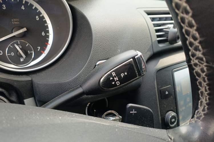 Used Mercedes-Benz R-Class 2017 R 320 4MATIC Business Edition Prestige Model Gear Lever
