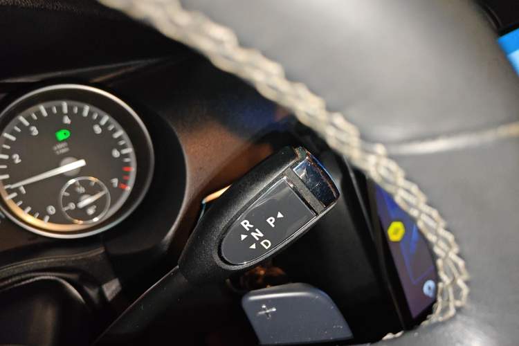 Used Mercedes-Benz R-Class 2017 R 320 4MATIC Business Edition Prestige Model Gear Lever