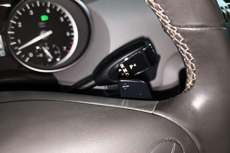 Used Mercedes-Benz R-Class 2017 R 320 4MATIC Business Edition Prestige Model Gear Lever