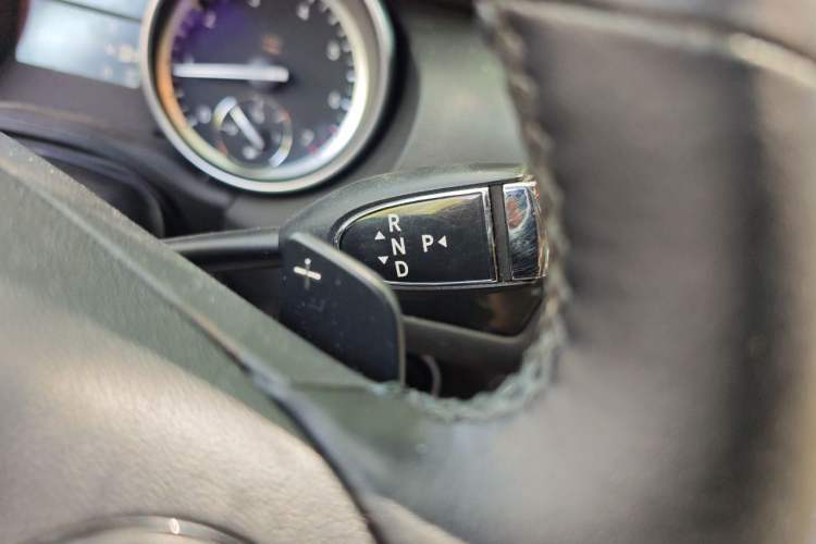 Used Mercedes-Benz R-Class 2017 R 320 4MATIC Business Edition Prestige Model Gear Lever