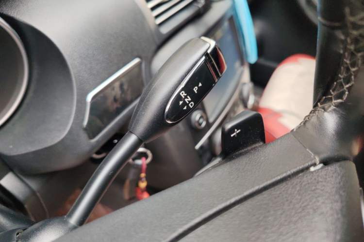 Used Mercedes-Benz R-Class 2017 R 320 4MATIC Business Edition Prestige Model Gear Lever