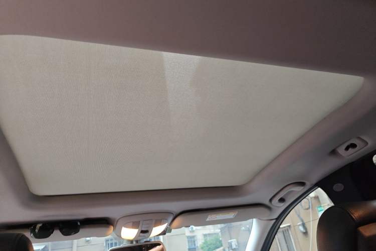 Used Mercedes-Benz R-Class 2017 R 320 4MATIC Business Edition Prestige Model Headliner
