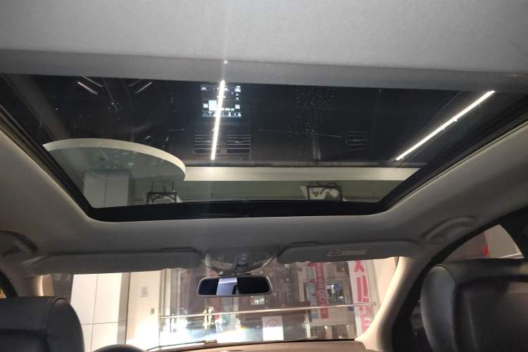 Used Mercedes-Benz R-Class 2017 R 320 4MATIC Business Edition Prestige Model Headliner