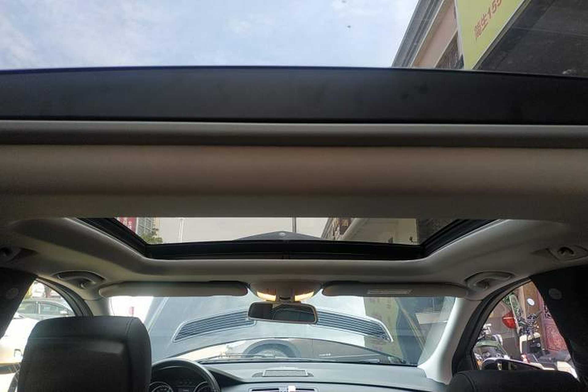 Used Mercedes-Benz R-Class 2017 R 320 4MATIC Business Edition Prestige Model Headliner
