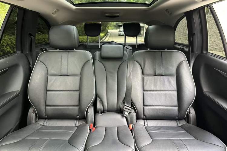 Used Mercedes-Benz R-Class 2017 R 320 4MATIC Business Edition Prestige Model Headliner