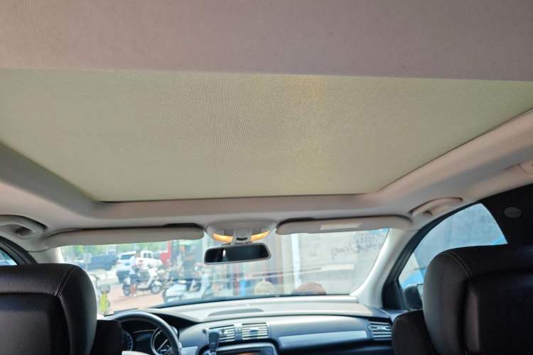 Used Mercedes-Benz R-Class 2017 R 320 4MATIC Business Edition Prestige Model Headliner