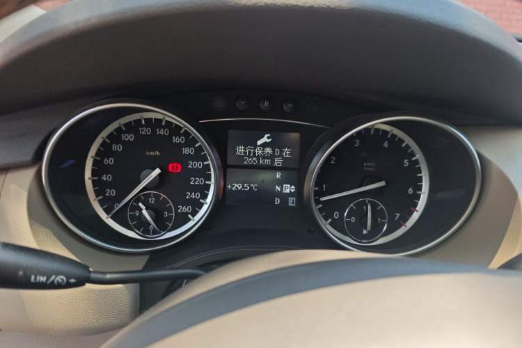 Used Mercedes-Benz R-Class 2017 R 320 4MATIC Business Edition Prestige Model Instrument Cluster