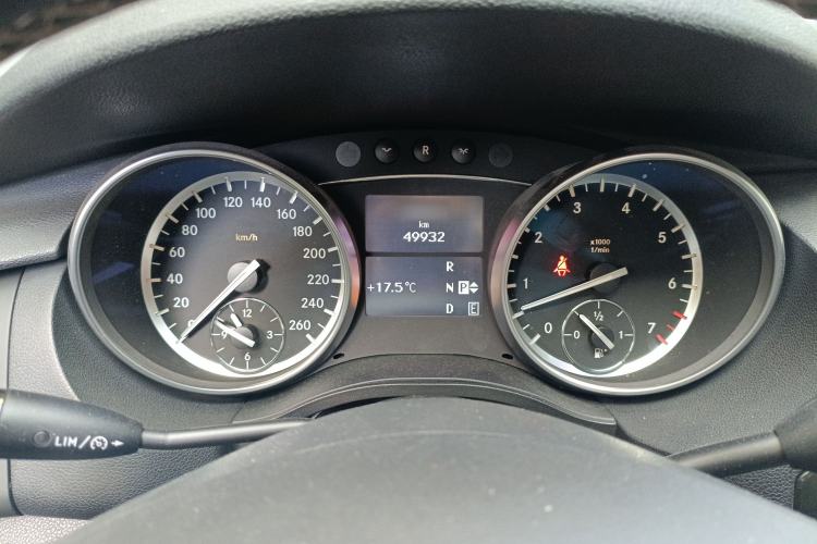 Used Mercedes-Benz R-Class 2017 R 320 4MATIC Business Edition Prestige Model Instrument Cluster