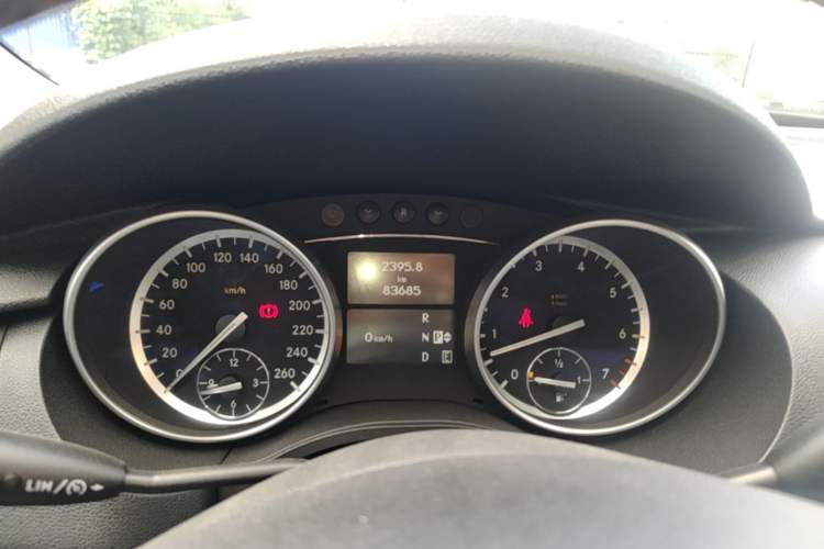 Used Mercedes-Benz R-Class 2017 R 320 4MATIC Business Edition Prestige Model Instrument Cluster