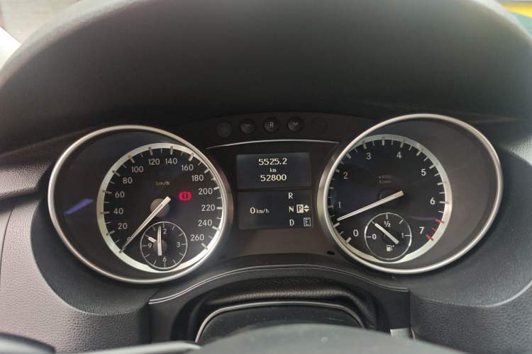 Used Mercedes-Benz R-Class 2017 R 320 4MATIC Business Edition Prestige Model Instrument Cluster