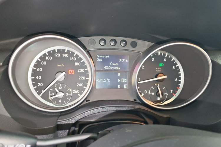 Used Mercedes-Benz R-Class 2017 R 320 4MATIC Business Edition Prestige Model Instrument Cluster