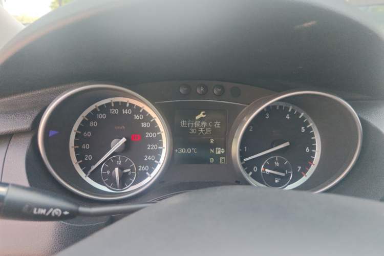 Used Mercedes-Benz R-Class 2017 R 320 4MATIC Business Edition Prestige Model Instrument Cluster