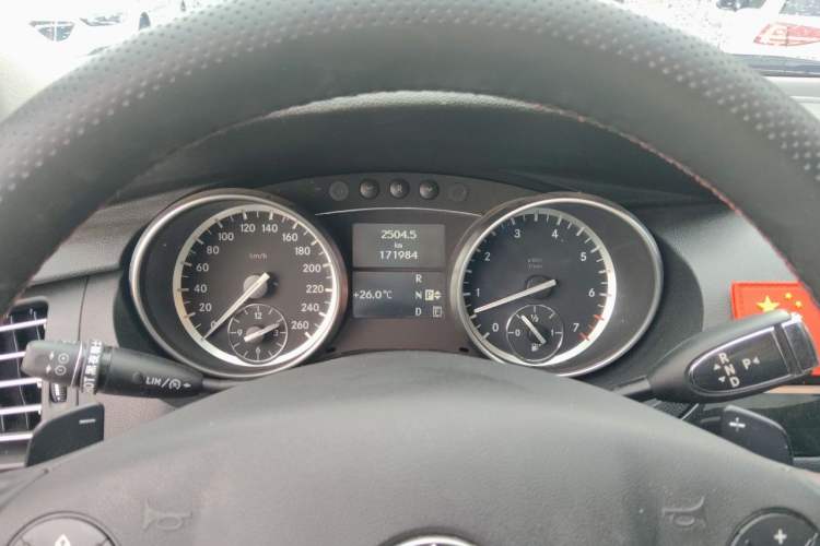 Used Mercedes-Benz R-Class 2017 R 320 4MATIC Business Edition Prestige Model Instrument Cluster