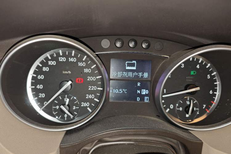 Used Mercedes-Benz R-Class 2017 R 320 4MATIC Business Edition Prestige Model Instrument Cluster