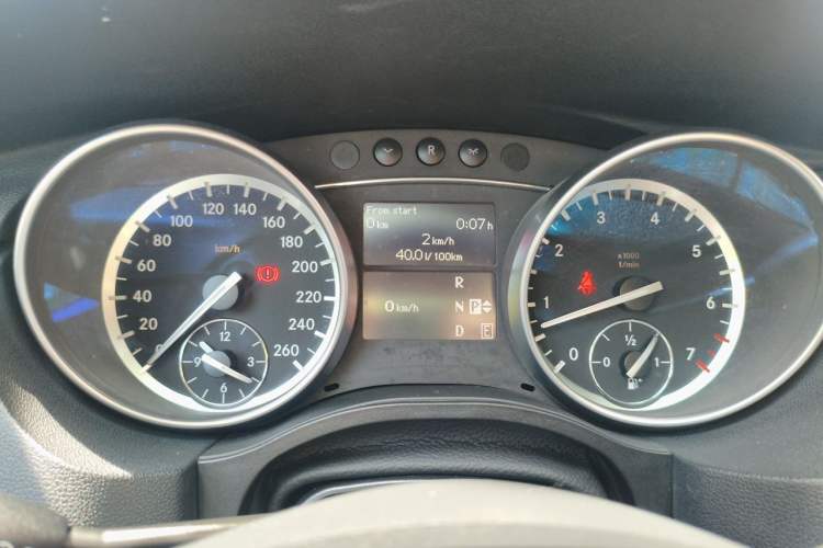Used Mercedes-Benz R-Class 2017 R 320 4MATIC Business Edition Prestige Model Instrument Cluster