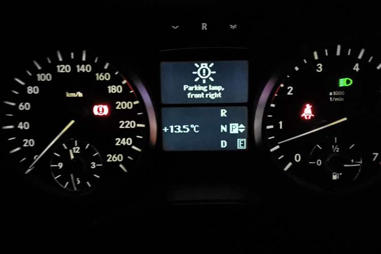 Used Mercedes-Benz R-Class 2017 R 320 4MATIC Business Edition Prestige Model Instrument Cluster