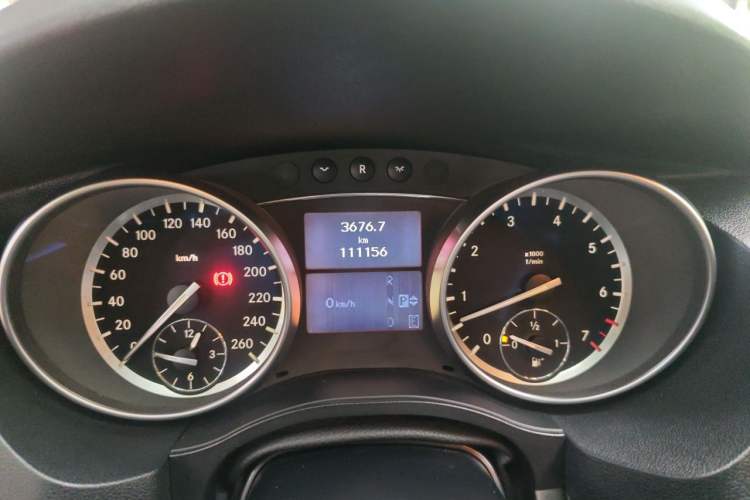 Used Mercedes-Benz R-Class 2017 R 320 4MATIC Business Edition Prestige Model Instrument Cluster
