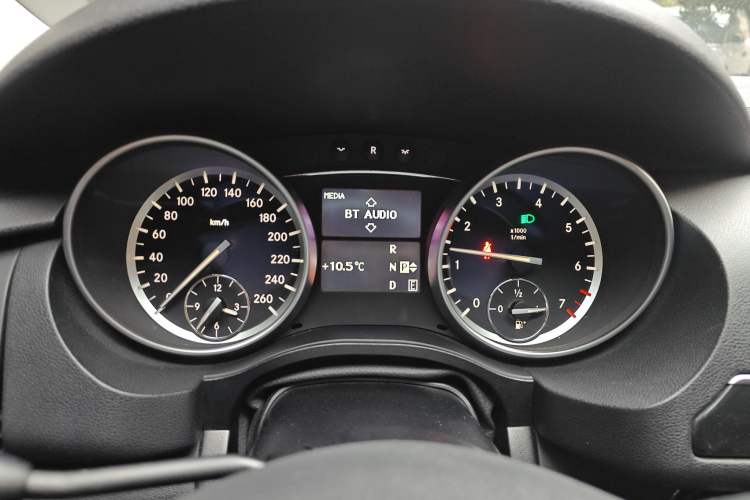 Used Mercedes-Benz R-Class 2017 R 320 4MATIC Business Edition Prestige Model Instrument Cluster