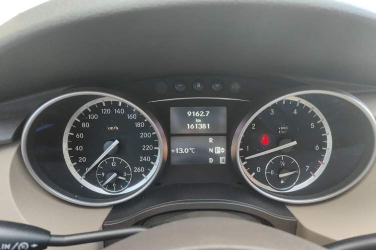 Used Mercedes-Benz R-Class 2017 R 320 4MATIC Business Edition Prestige Model Instrument Cluster