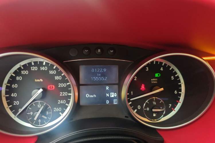 Used Mercedes-Benz R-Class 2017 R 320 4MATIC Business Edition Prestige Model Instrument Cluster