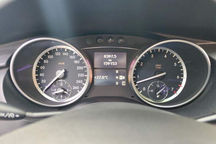 Used Mercedes-Benz R-Class 2017 R 320 4MATIC Business Edition Prestige Model Instrument Cluster