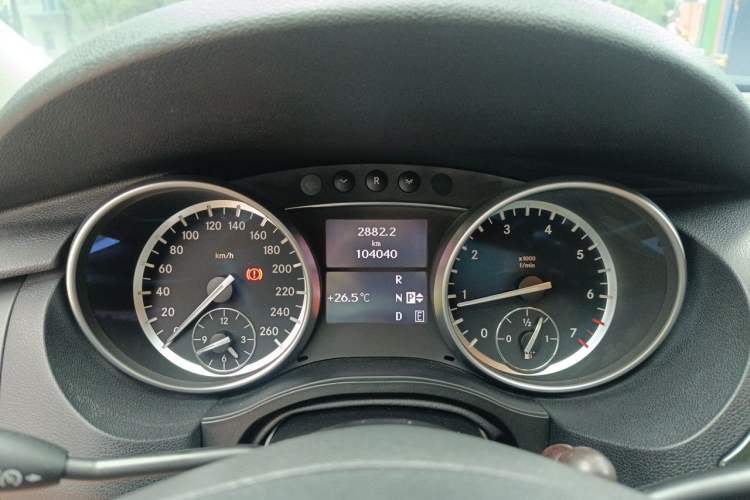 Used Mercedes-Benz R-Class 2017 R 320 4MATIC Business Edition Prestige Model Instrument Cluster