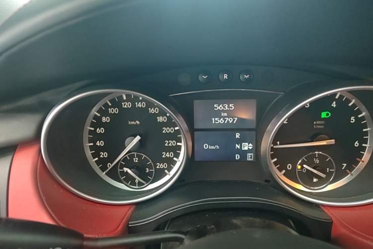 Used Mercedes-Benz R-Class 2017 R 320 4MATIC Business Edition Prestige Model Instrument Cluster