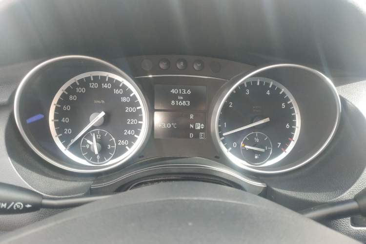 Used Mercedes-Benz R-Class 2017 R 320 4MATIC Business Edition Prestige Model Instrument Cluster