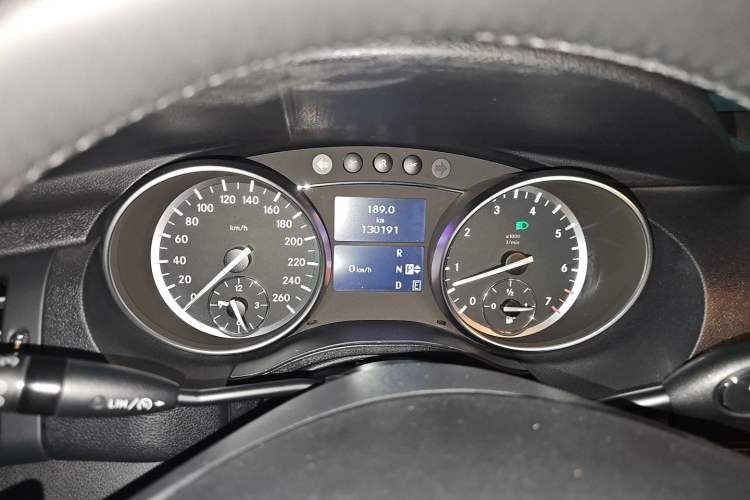 Used Mercedes-Benz R-Class 2017 R 320 4MATIC Business Edition Prestige Model Instrument Cluster
